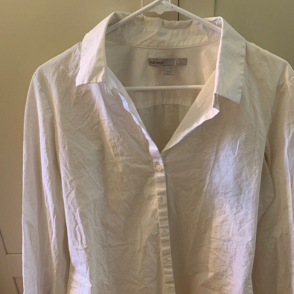 Women’s old navy white button down shirt